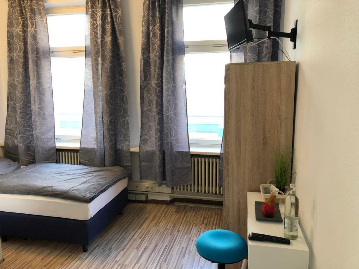 Downtown City - Privaterooms Fürth Esterno foto