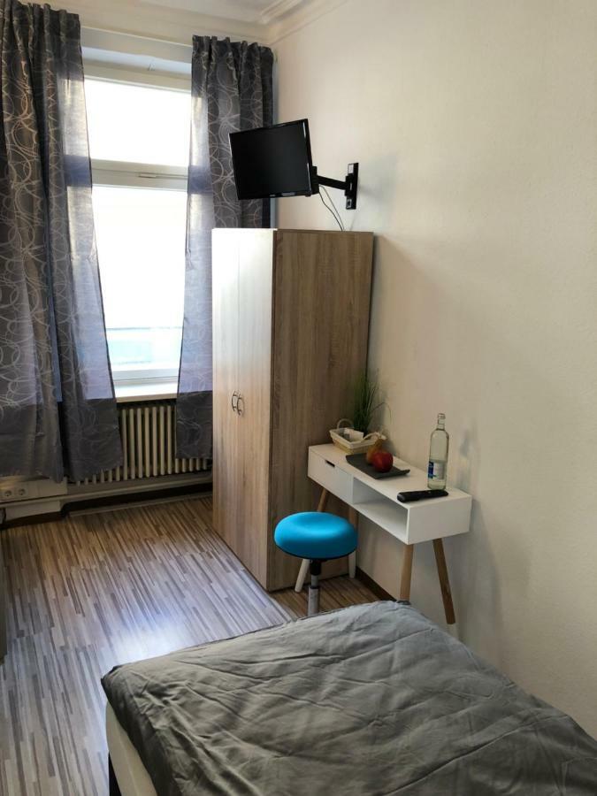 Downtown City - Privaterooms Fürth Esterno foto