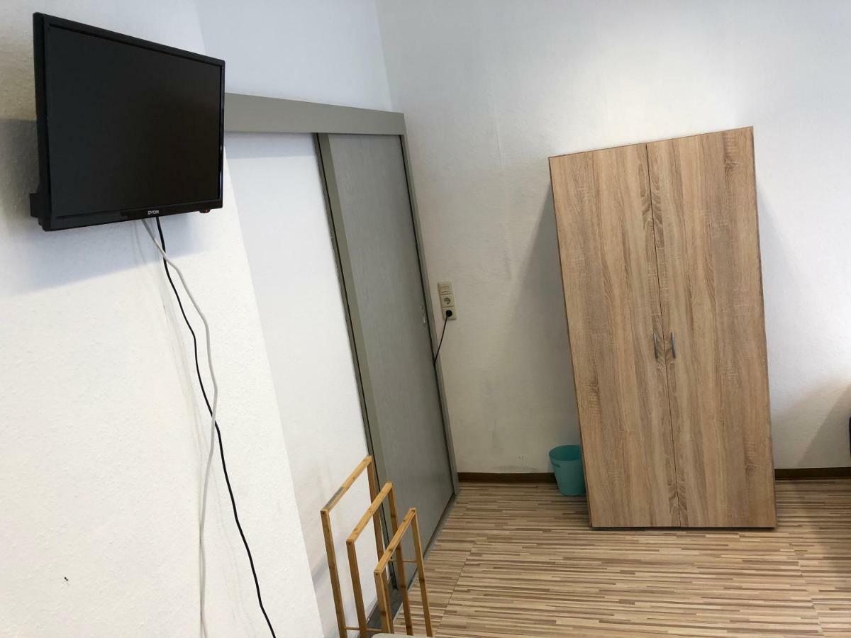 Downtown City - Privaterooms Fürth Esterno foto