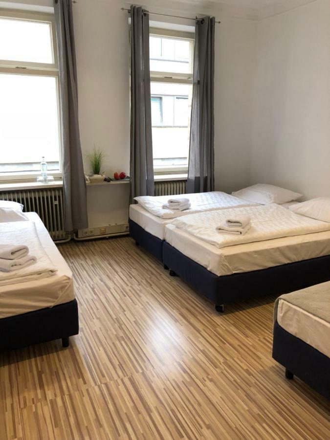 Downtown City - Privaterooms Fürth Esterno foto