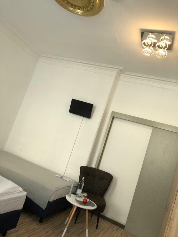 Downtown City - Privaterooms Fürth Esterno foto
